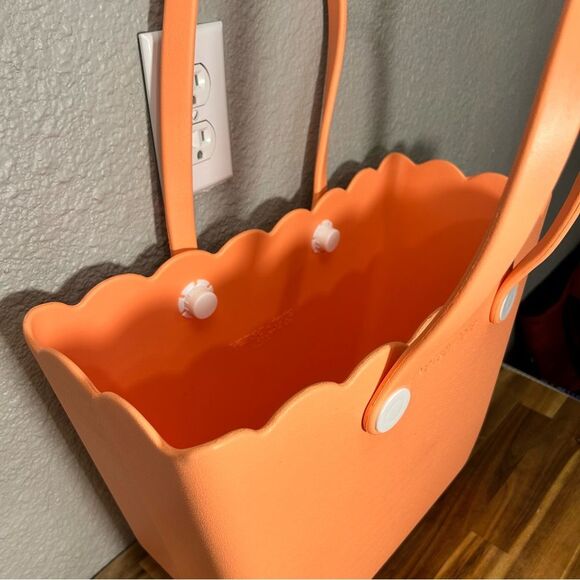 Rose Scalloped Versa Tote Coral - Picture 16 of 16